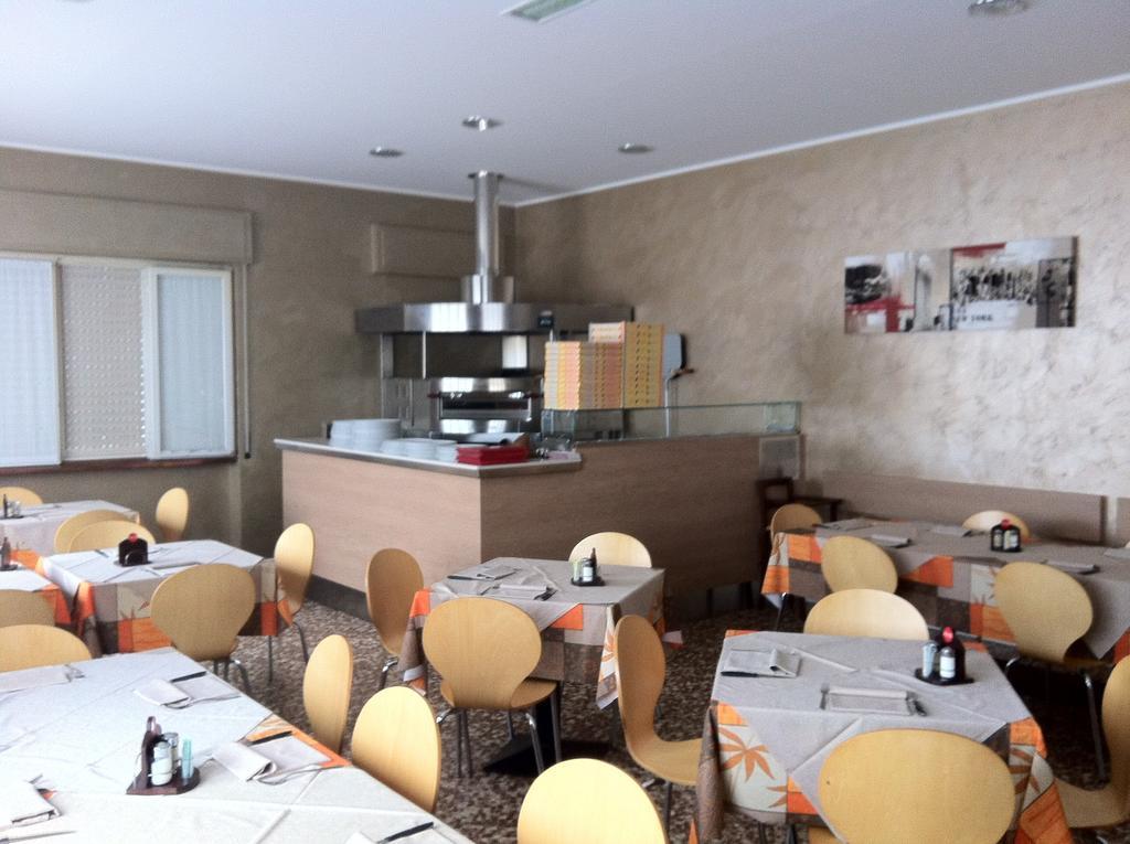 Albergo Cristallo Cittiglio Kültér fotó