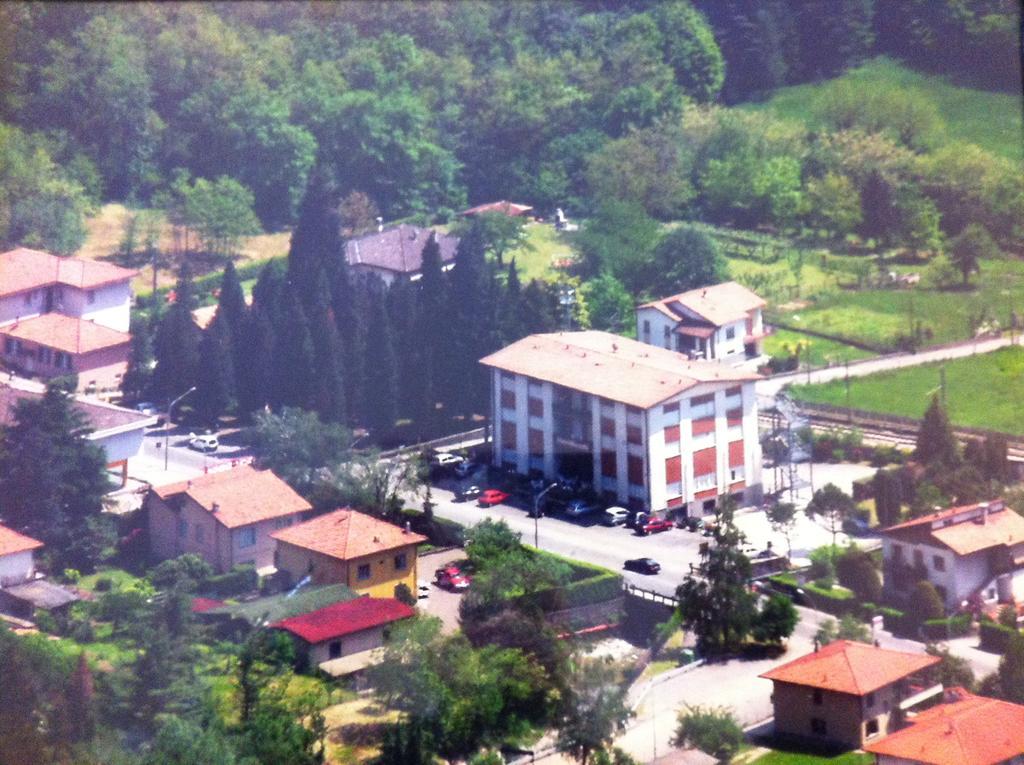 Albergo Cristallo Cittiglio Kültér fotó