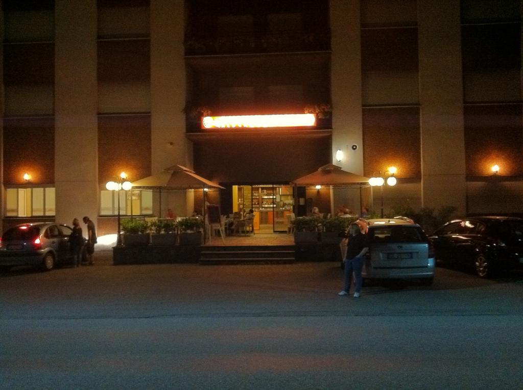 Albergo Cristallo Cittiglio Kültér fotó
